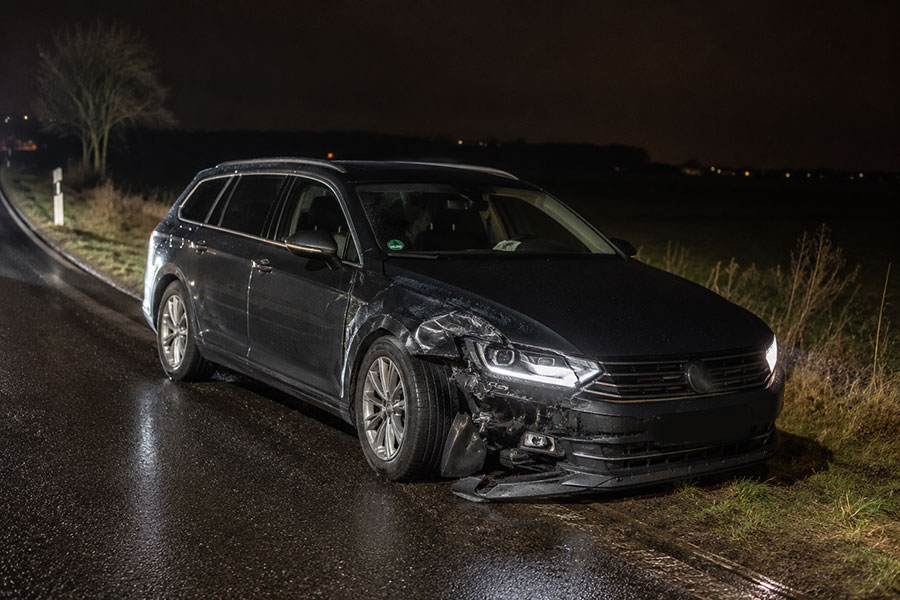 Fahrzeugbergung auf einer Landstraße